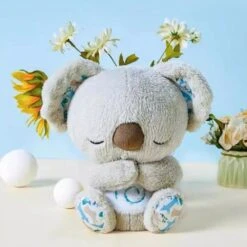 Peluche Koala Qui Respire Avec Berceuse Apaisante -Magasin De Jouets En Peluche IMG peluche apaisante koala respirant bebe 2 1