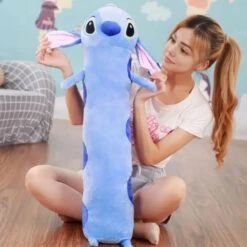 Peluche Coussin Géant De Stitch 14 Peluche Coussin Géant De Stitch -Magasin De Jouets En Peluche IMG peluche coussin stitch longue 1