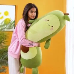 Peluche Oreiller Géant En Forme D’avocat -Magasin De Jouets En Peluche IMG peluche oreiller forme geant avocat
