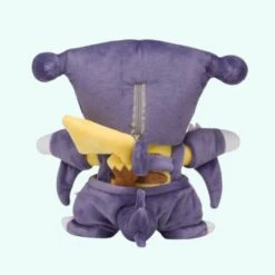 Peluche Pikachu Déguisé En Carchacrok -Magasin De Jouets En Peluche Img 11 2024 Peluche Pikachu deguise en Carchacrok 3